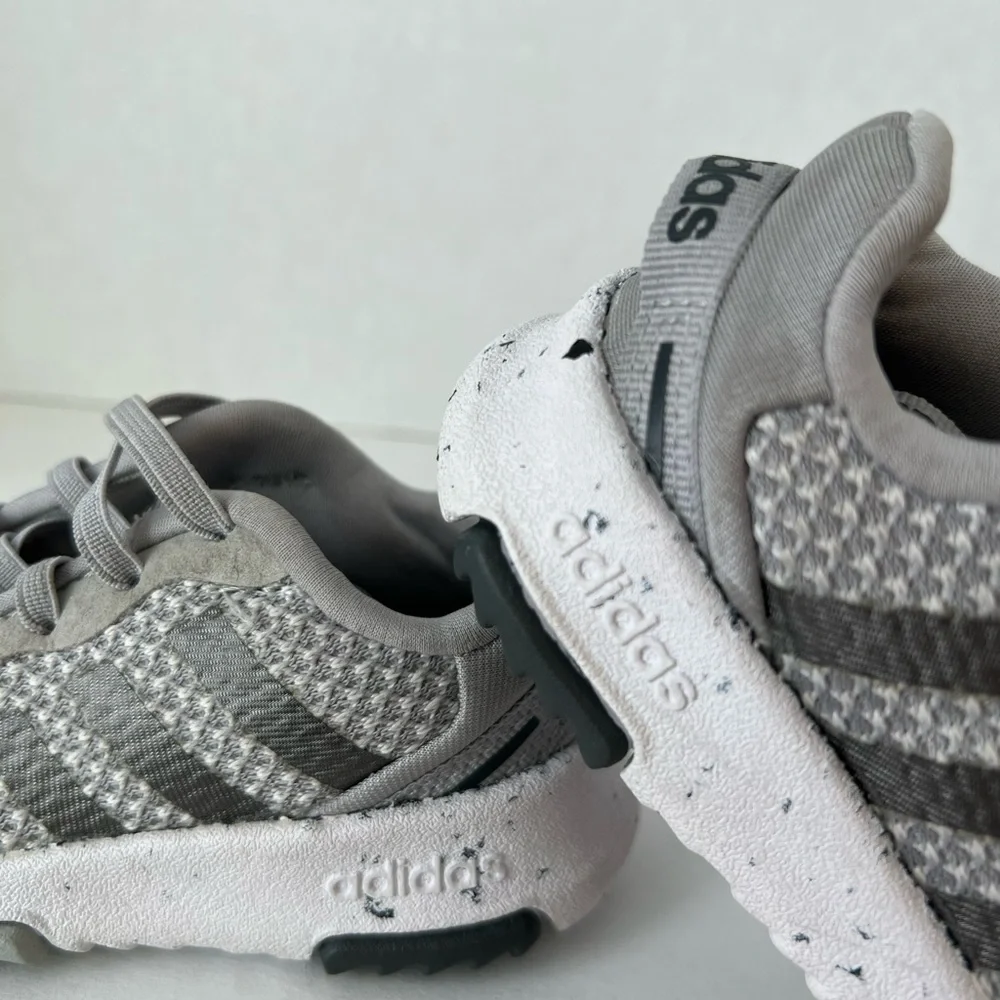 Adidas Kids Sneakers in Gray and White
